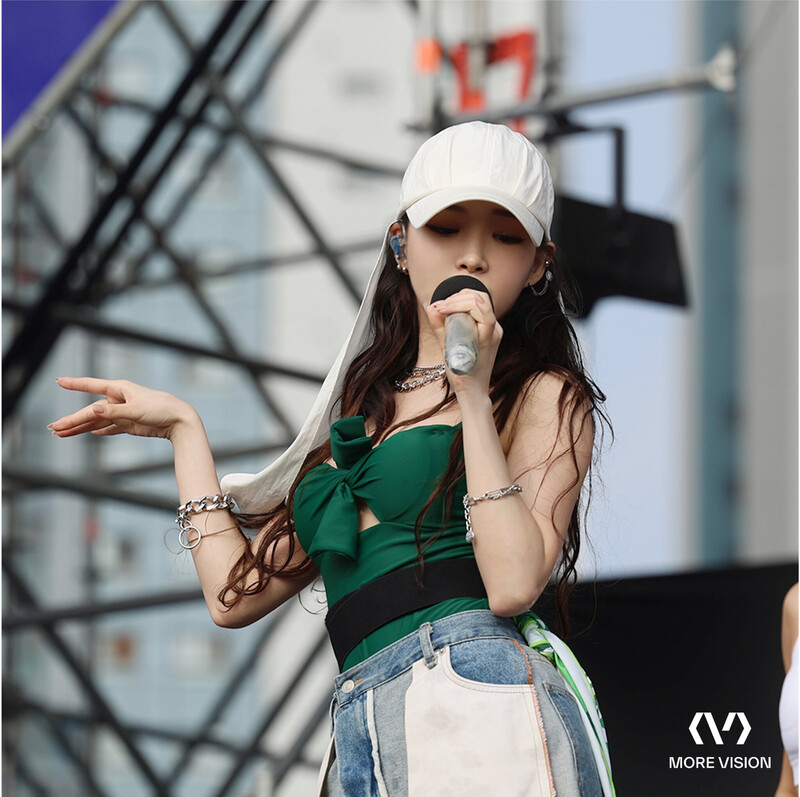 240706 - CHUNG HA Twitter Update | CHUNG HA at WATERBOMB FESTIVAL documents 2