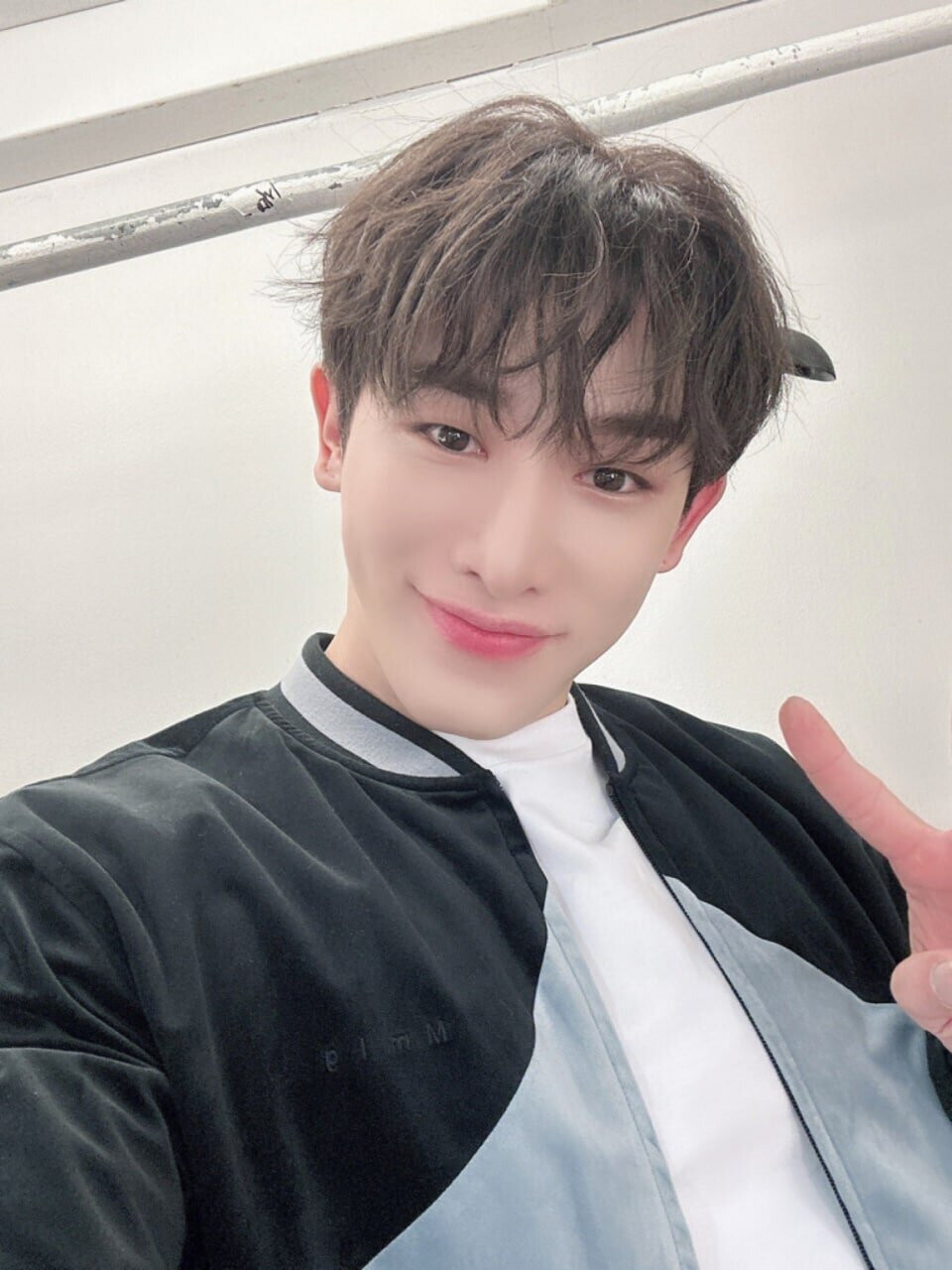 221030 Wonho Twitter Update | kpopping