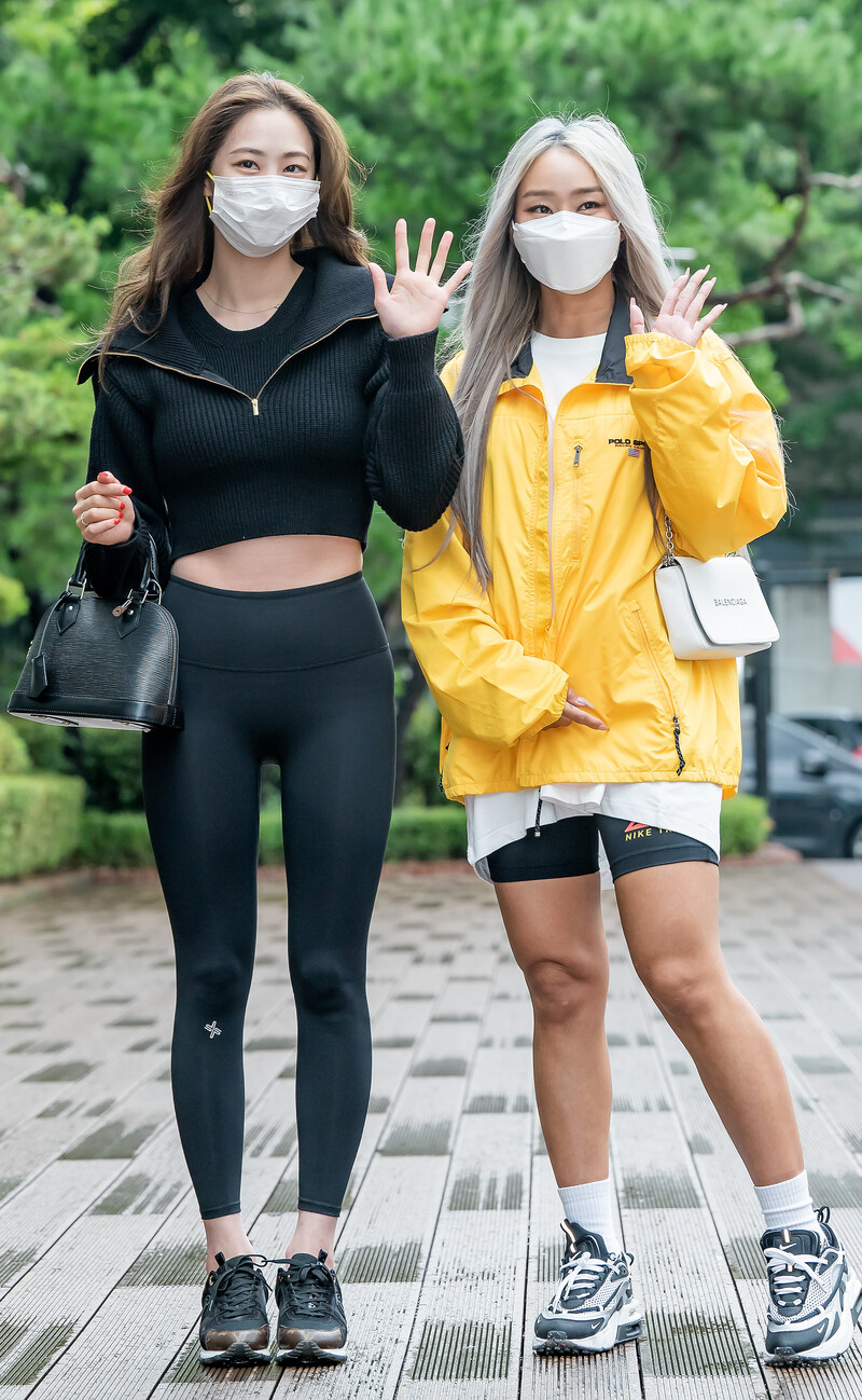 210824 Dasom & Hyolyn documents 4