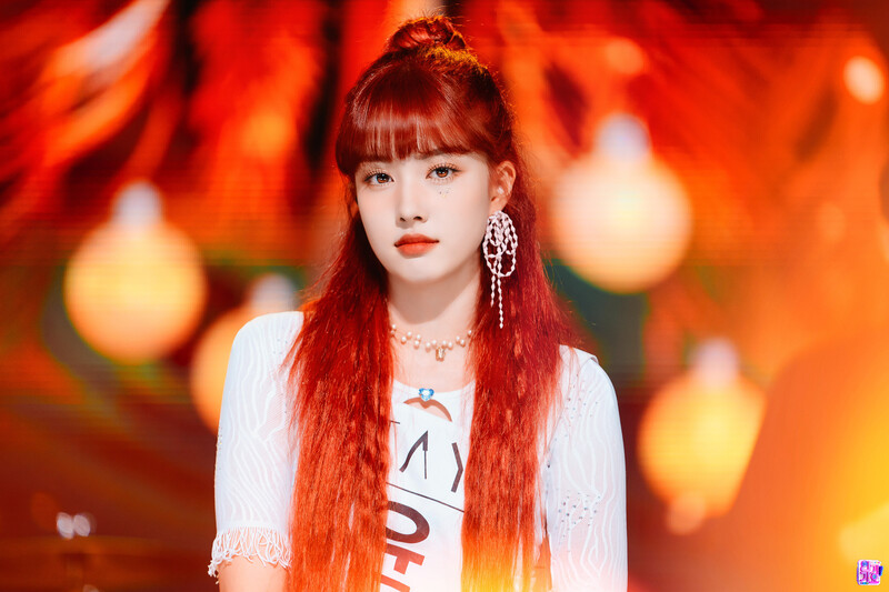 220807 STAYC Yoon 'BEAUTIFUL MONSTER' at Inkigayo documents 3