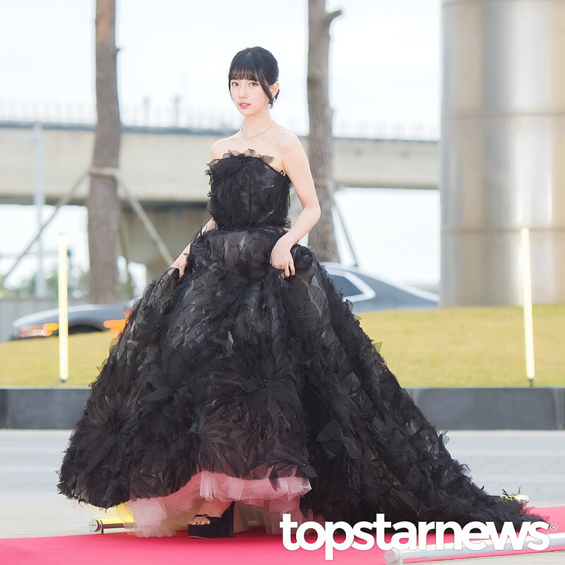 230428 Bae Suzy - 59th Baeksang Arts Awards Red Carpet documents 2