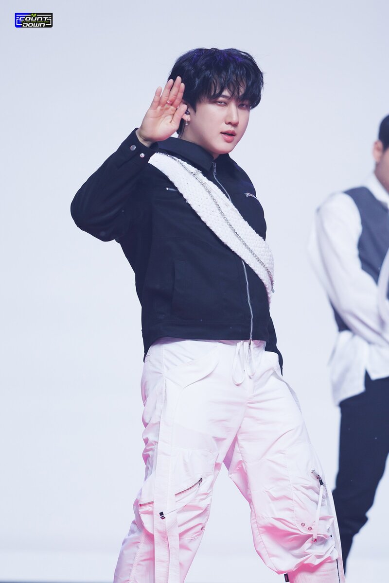 231116 Stray Kids Changbin - 'ROCK-STAR' at M Countdown documents 4
