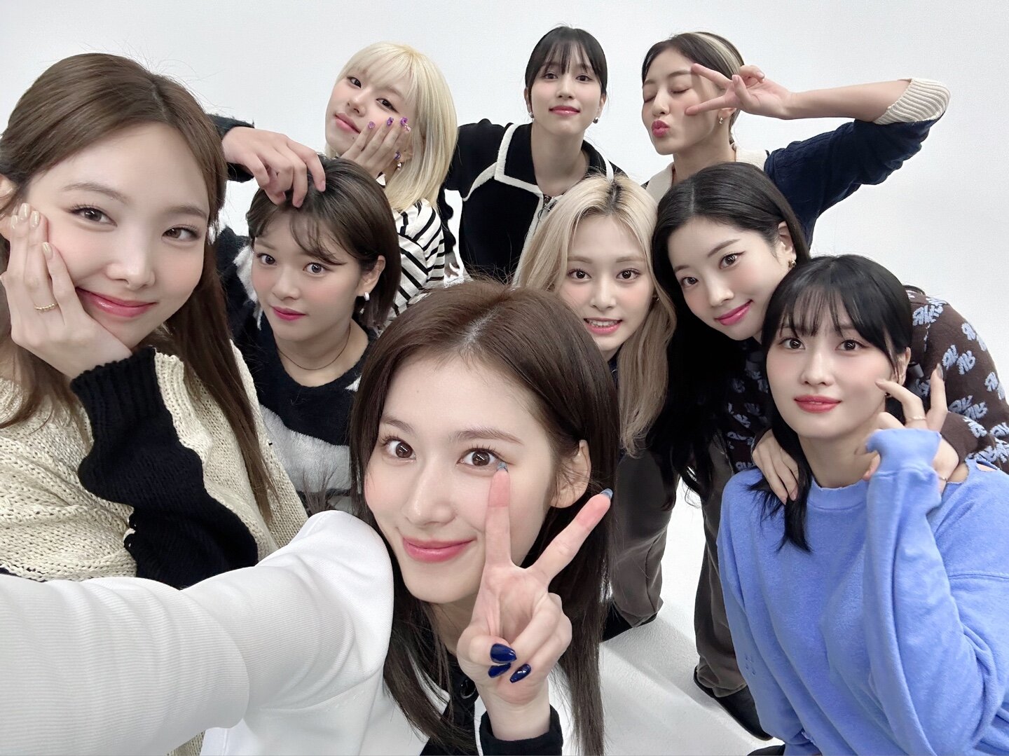 221029 TWICE Japan Twitter Update | kpopping