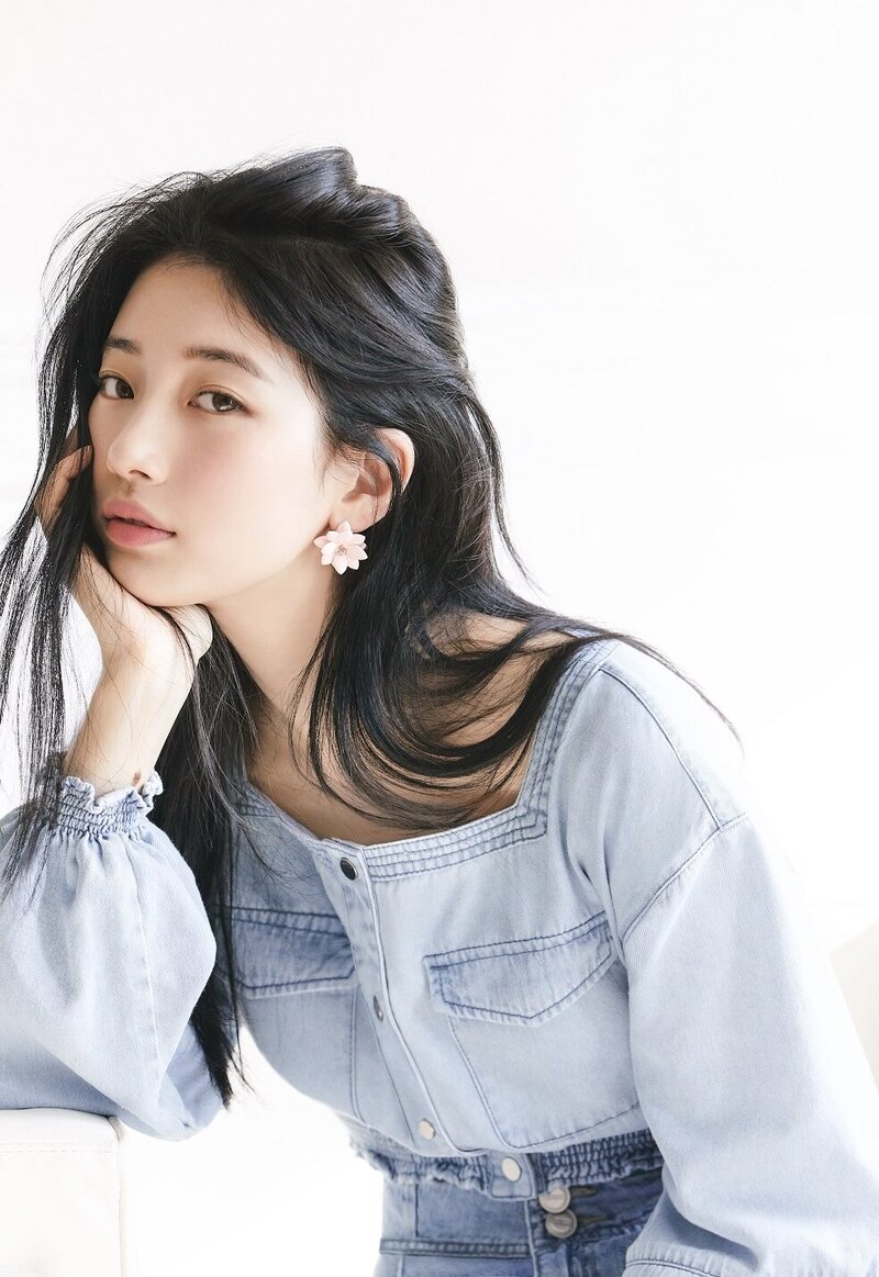 Bae Suzy for GUESS 2022 SS Collection "Denim Of The Day" documents 19