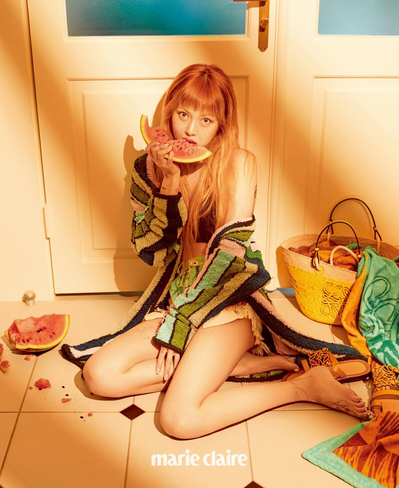 HYUNA for MARIE CLAIRE Korea x LOEWE May Issue 2022 documents 7