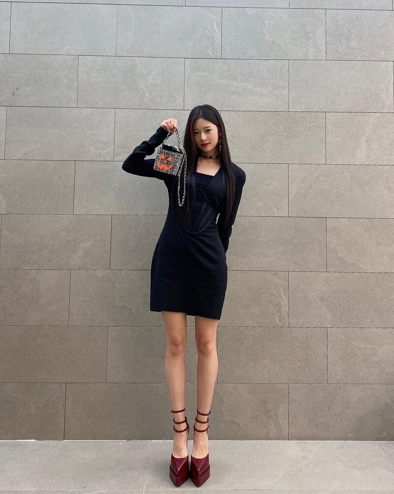 221029 SOOP Instagram Update - Kim Minju documents 3