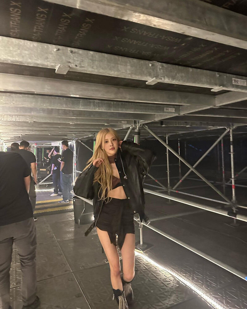 230729 - ROSÉ Instagram Update documents 3