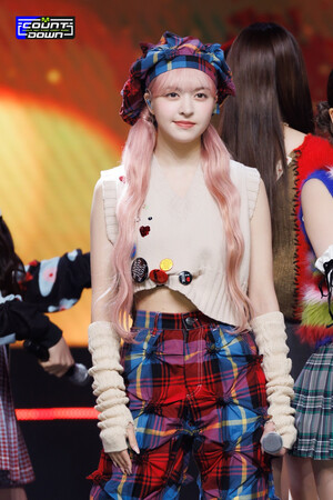 221229 NMIXX Lily 'Funky Glitter Christmas' at M Countdown