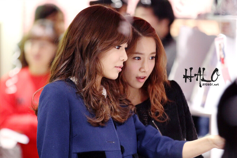 130102 Girls' Generation Sooyoung at SM Pop-up store documents 1