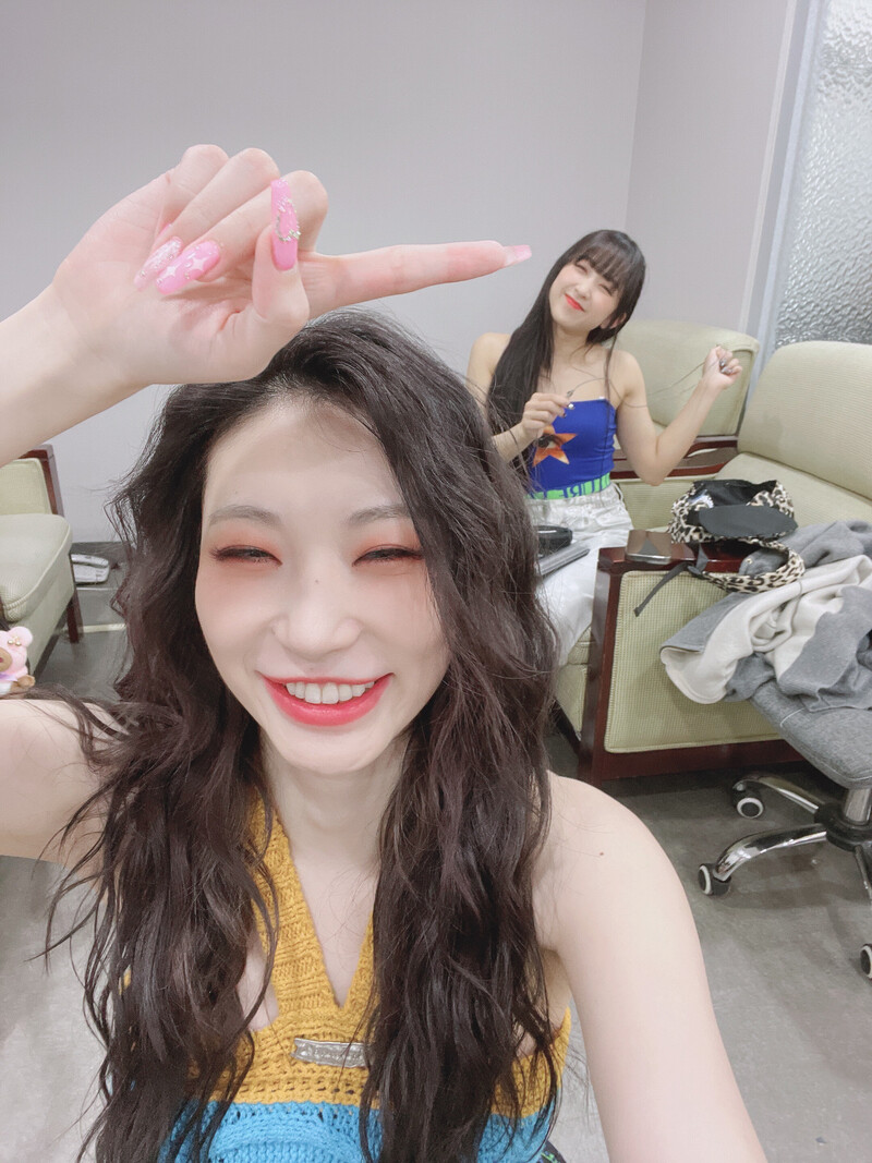 230604 SECRET NUMBER Weverse Update - Dita & Jinny documents 1