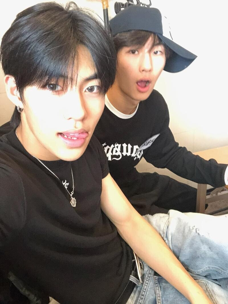 240604 Han Yu Seop MAKESTAR feed update w/ Seo Yun Deok documents 1