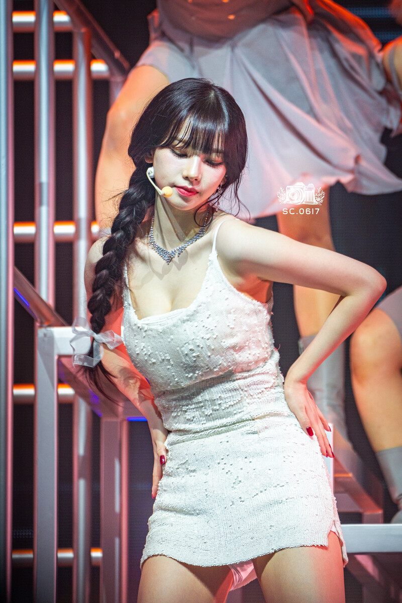 240922 aespa Karina - ‘SYNK : Parallel Line’ Tour in Macau Day 2 documents 1