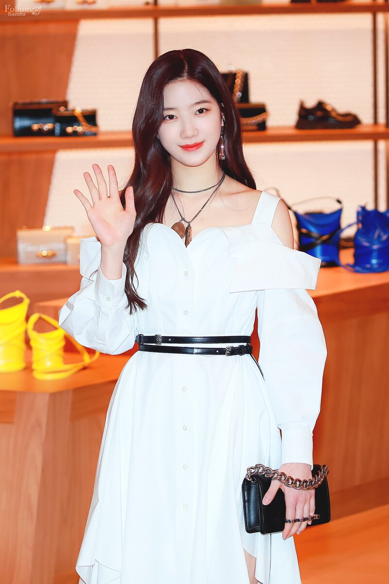 220514 Kazuha for Alexander McQueen Re-Opening at the Lotte Department Store documents 16