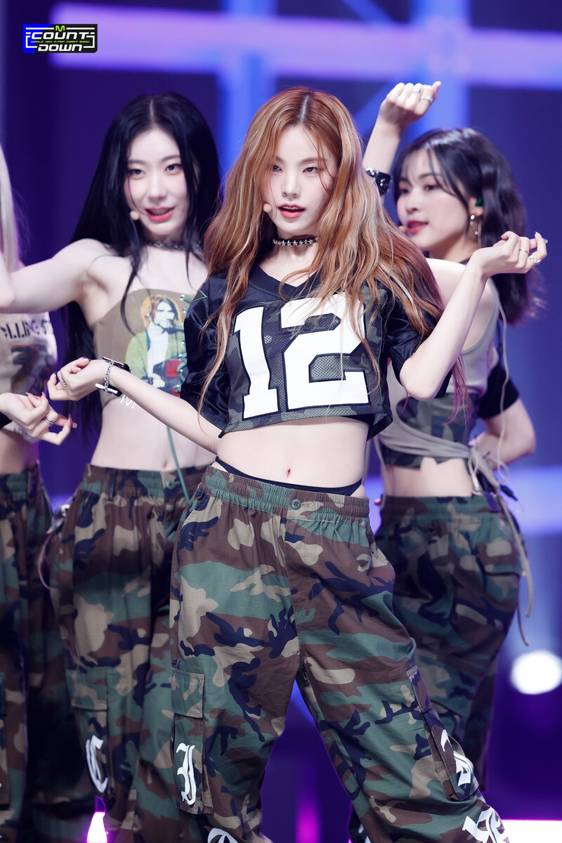 230824 ITZY Yeji - 'Cake' at M COUNTDOWN documents 12