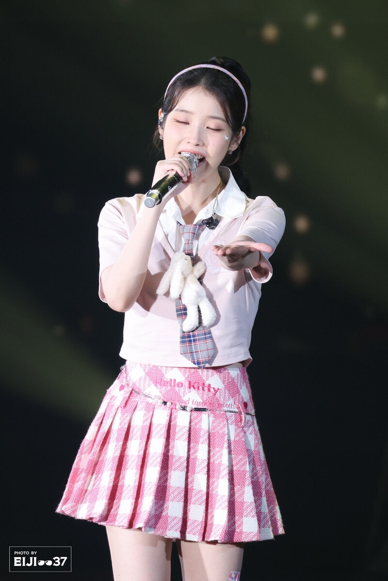 240707 IU - ‘H.E.R.’ World Tour in Osaka Day 2 documents 14