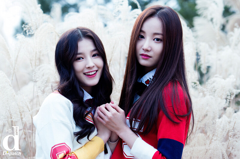 MOMOLAND Yeonwoo & Nancy - Show Champion rehearsal photoshoot by Naver x Dispatch documents 6