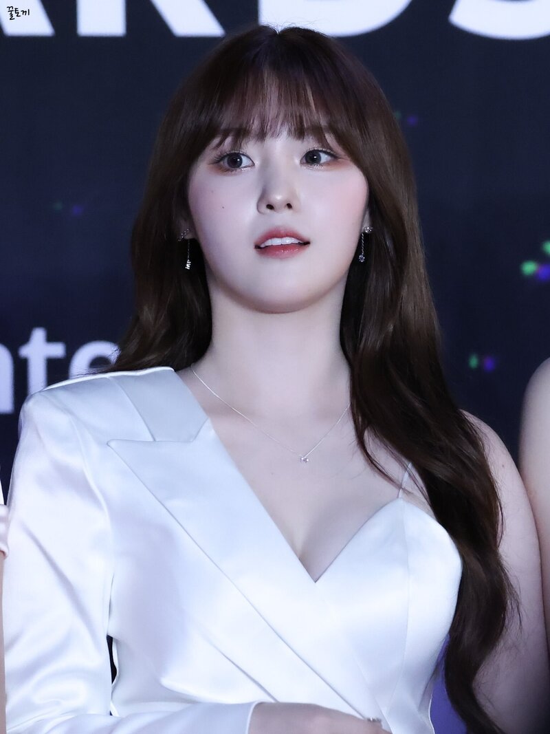 221129 Kep1er Chaehyun at MAMA 2022 Red Carpet documents 2