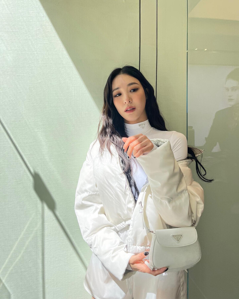 210925 Tiffany Young Instagram Update documents 6