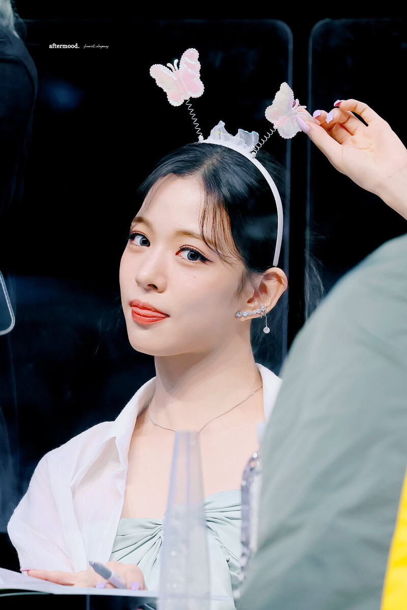220708 fromis_9 Chaeyoung documents 10