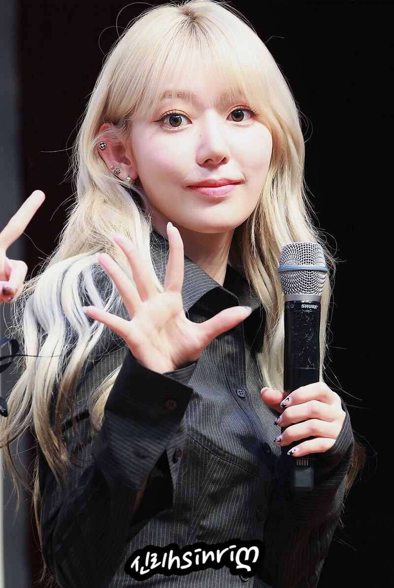 240315 LE SSERAFIM Sakura - Weverse Fansign Event documents 2