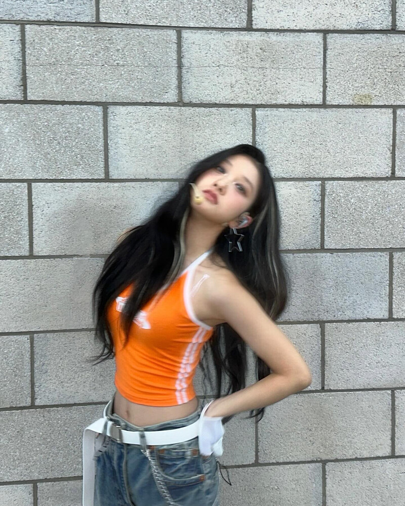 240820 fromis_9 Seoyeon Instagram Update documents 4