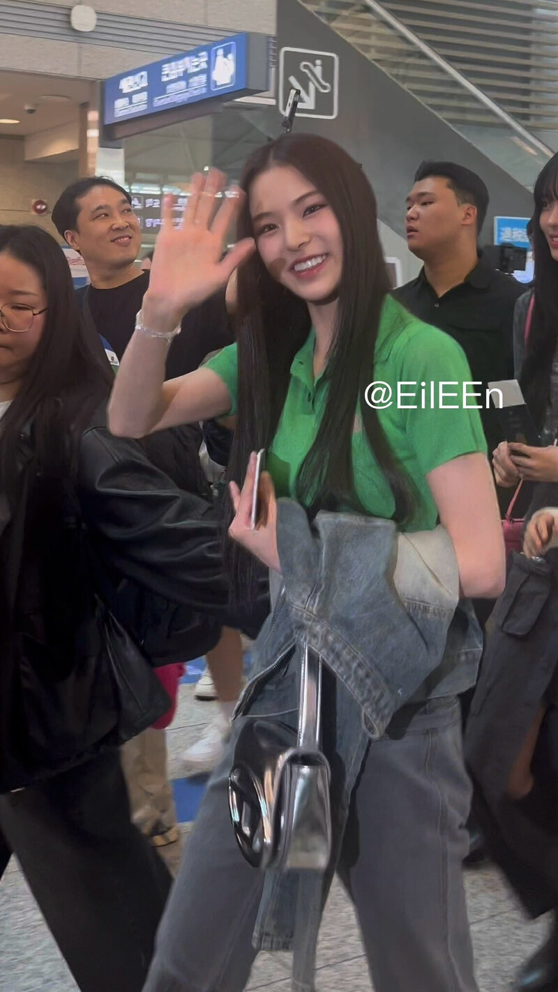 240925 izna Mai at Incheon International Airport documents 1