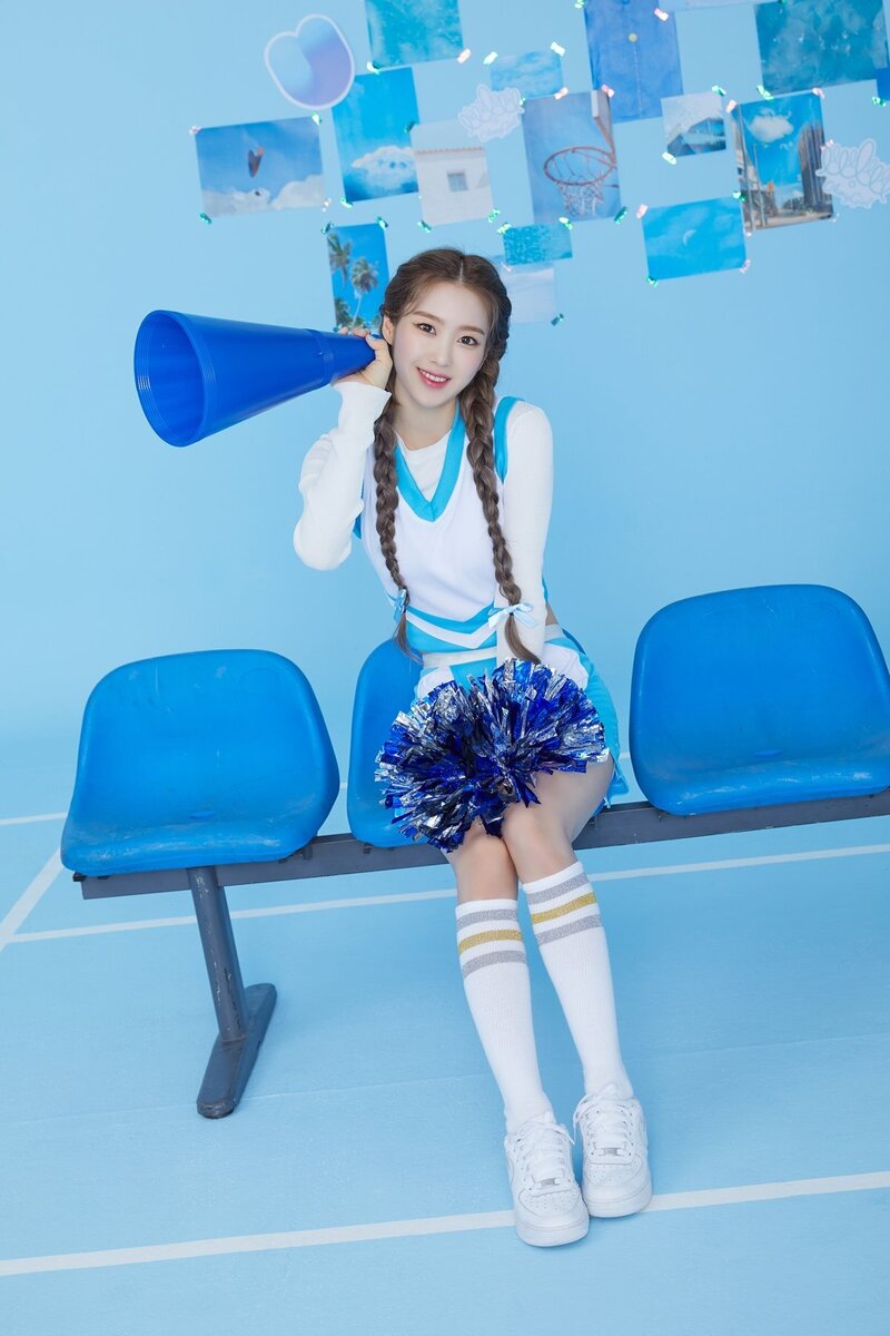 OH MY GIRL - Cute Concept 'Blizzard Blue' - Photoshoot by Universe documents 22