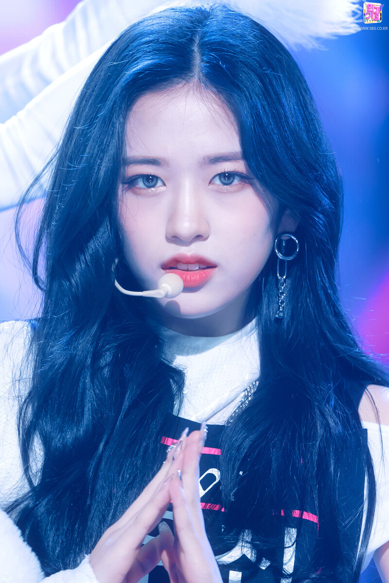 211212 IVE Yujin - "ELEVEN" at Inkigayo documents 22