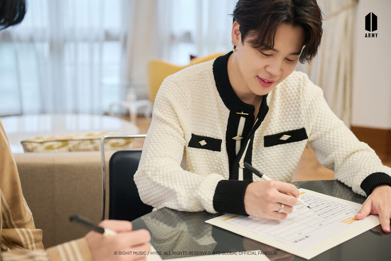 221222 BTS Weverse Update - BTS Investor's Club Behind Cuts documents 5