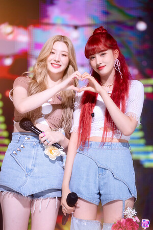 220807 STAYC Yoon & Seeun 'BEAUTIFUL MONSTER' at Inkigayo