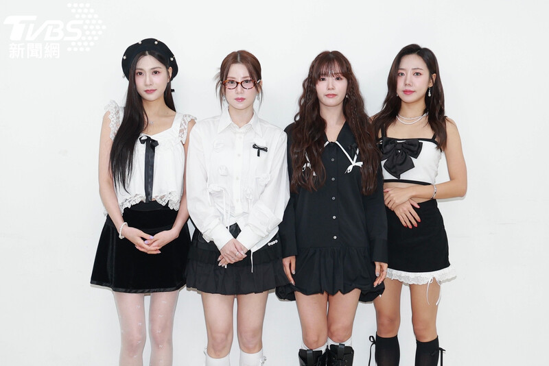 241231 APINK at '2025 Taipei New Year's Party' - Performance & Interview documents 3