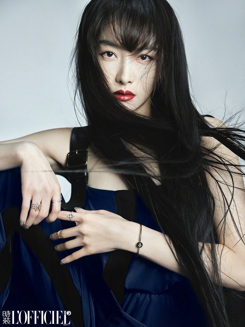 Victoria Song for L'Officiel China Magazine December 2023 Issue documents 4