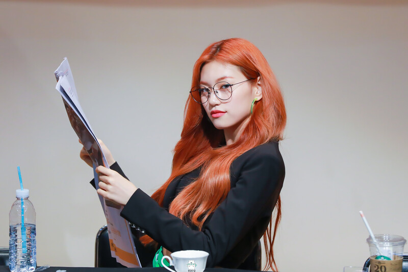 190525 Weki Meki Doyeon at 'LOCK END LOL' Fansign documents 1