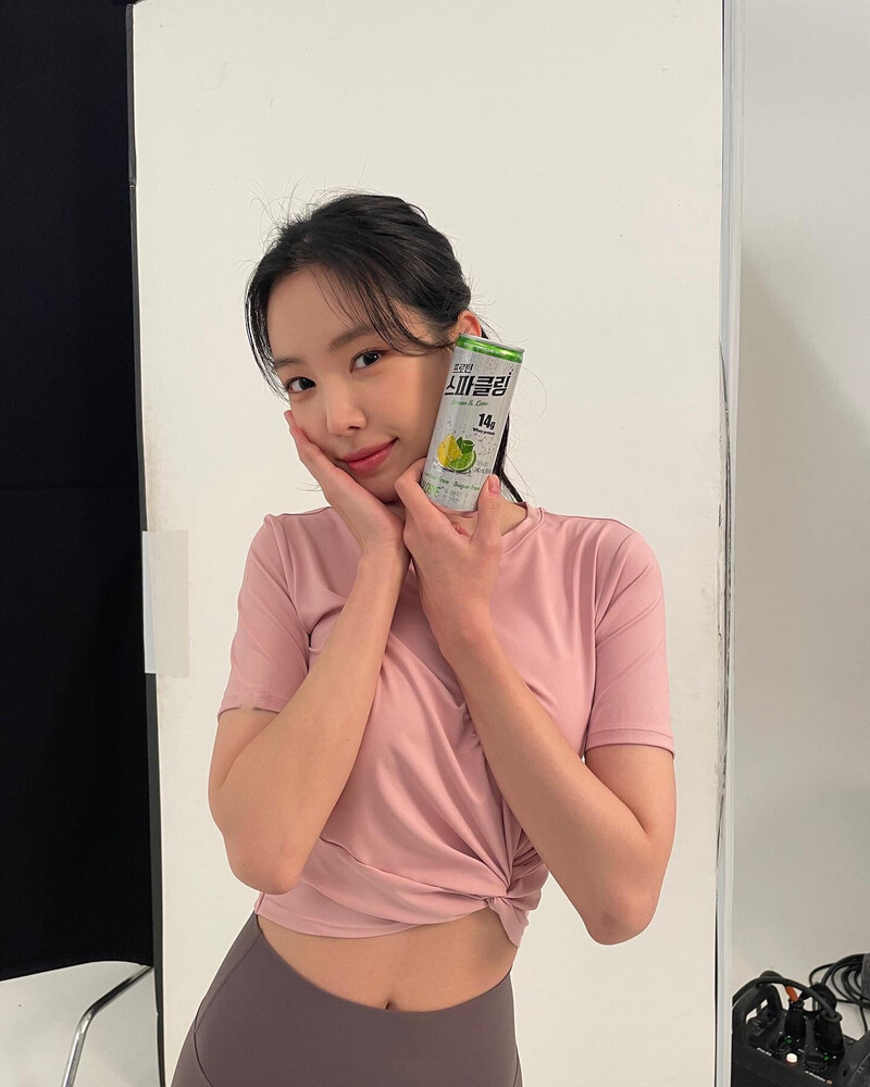 220428 Naeun Instagram Update documents 7