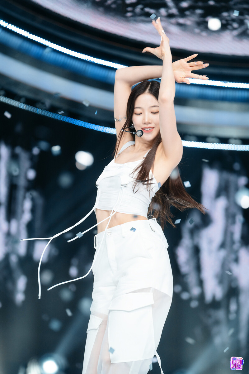 221120 LE SSERAFIM Kazuha - ‘Impurities’ at Inkigayo documents 5