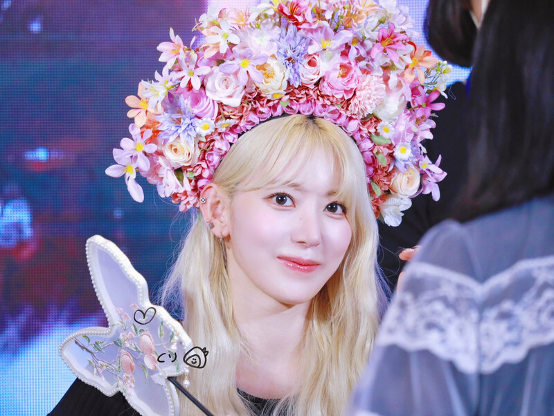 240428 LE SSERAFIM Sakura - Offline Fansign Event at Qingdao China documents 2