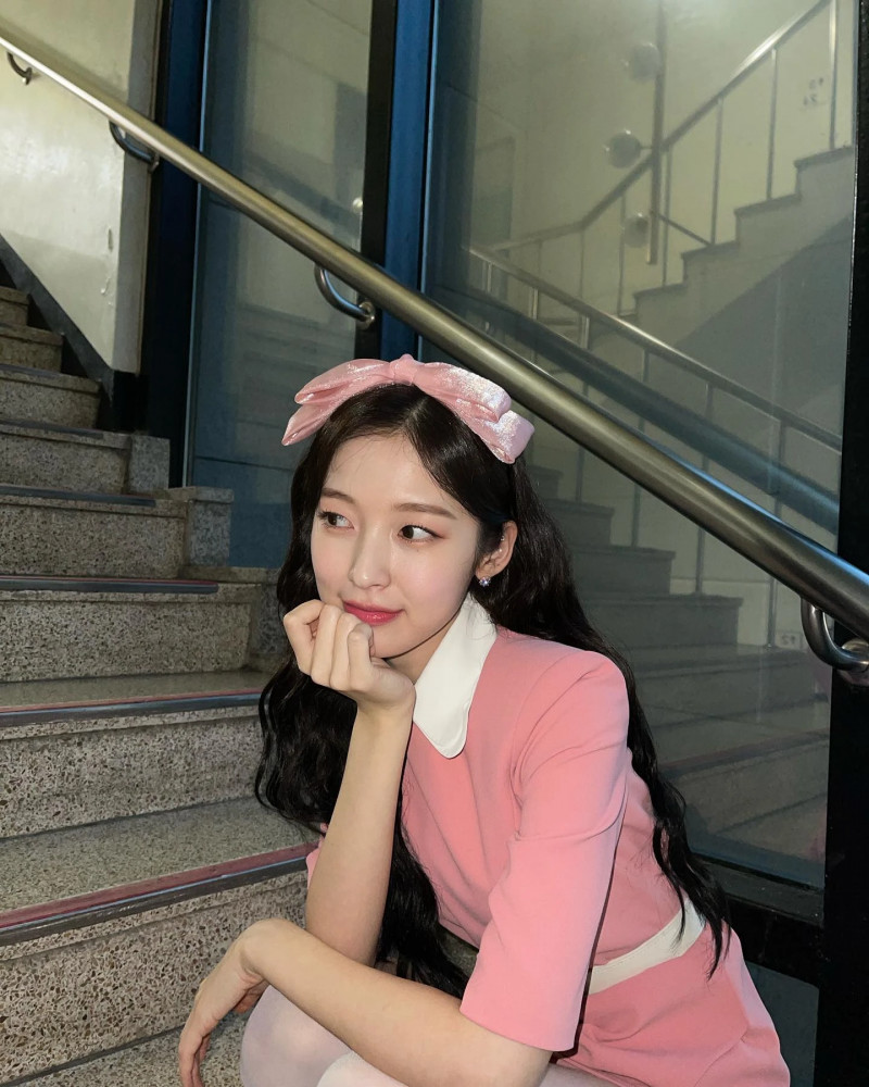 210312 OH MY GIRL SNS Update - Arin documents 9