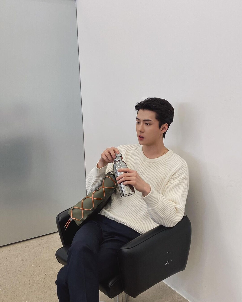 220104 EXO Sehun Instagram Update documents 1