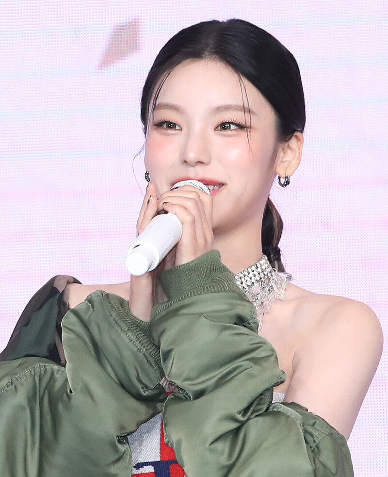 241015 ITZY Yeji - 9th Mini album GOLD Press conference documents 2