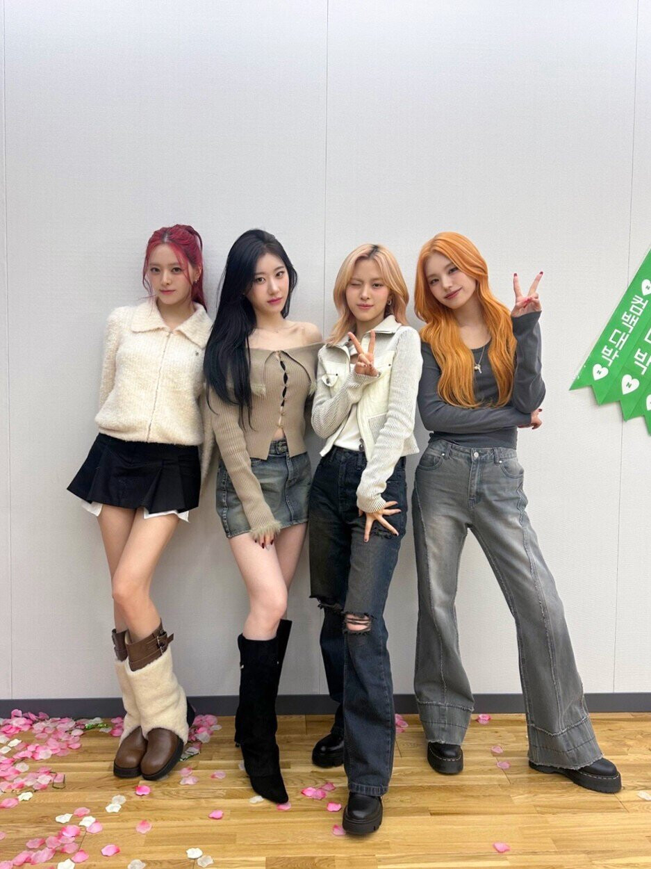 240110 - ITZY Twitter Update - NPOP | kpopping