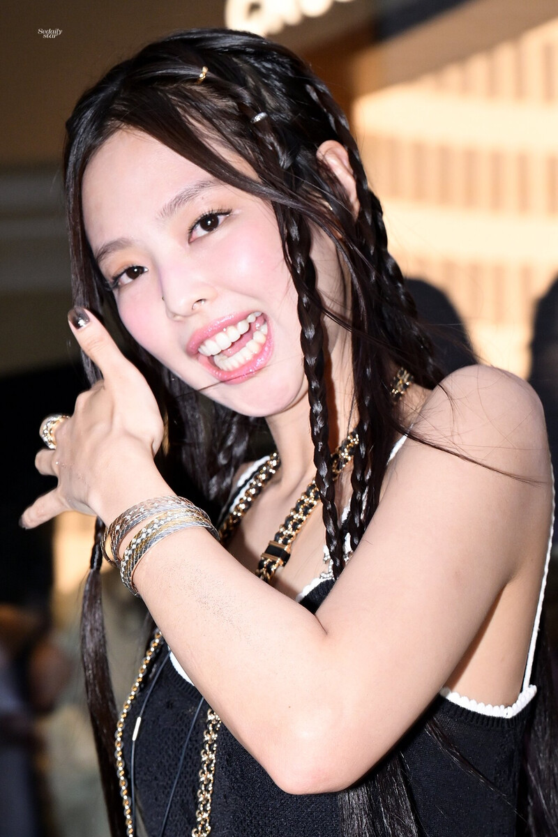 240703 Jennie - CHANEL Coco Crush Pop-up Ppening Party in Seoul documents 2