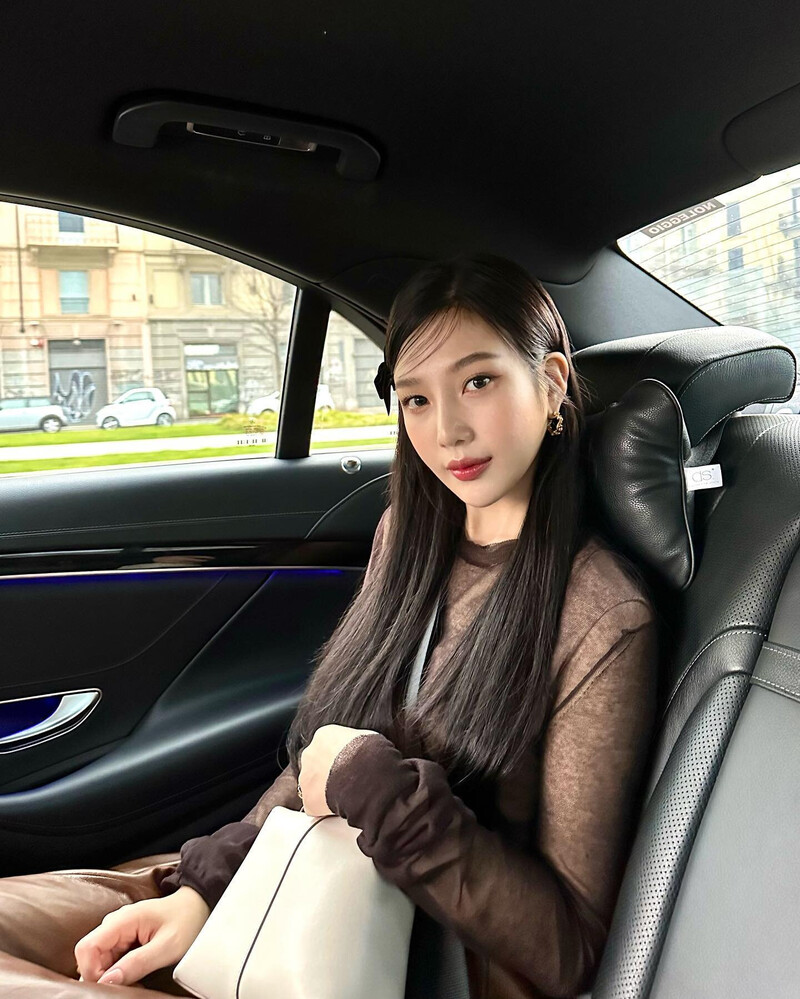 230225 Red Velvet Joy Instagram Update documents 1