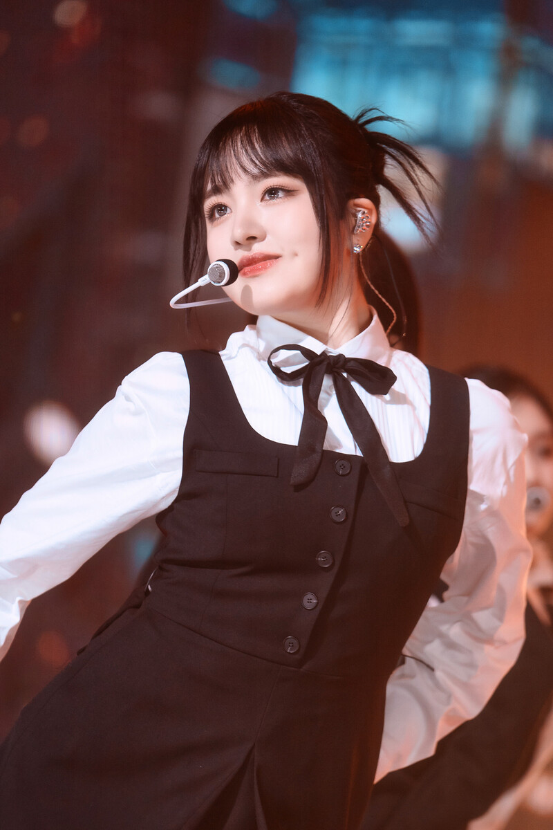 230416 IVE Liz - 'I AM' & 'Kitsch' at Inkigayo documents 3