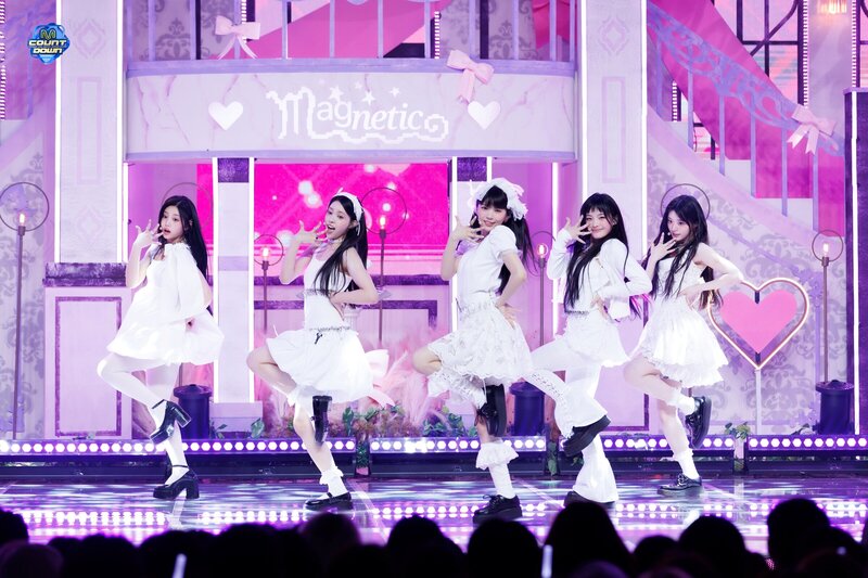 240328 ILLIT - 'Magnetic' and 'My World' at M Countdown documents 6