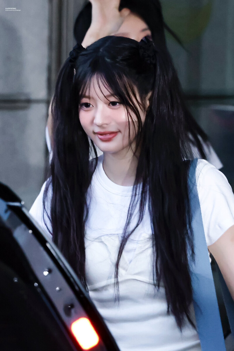 240329 ILLIT Minju - Music Bank Commute documents 5