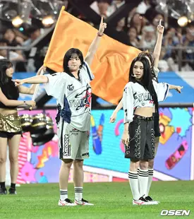 240731 TWICE Jeongyeon & Chaeyoung at Team K-League vs. Tottenham Hotspur's Halftime Show