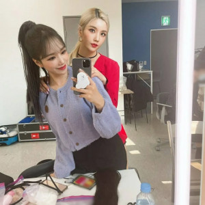 201207 IZ*ONE Instagram Update - Yuri & Eunbi