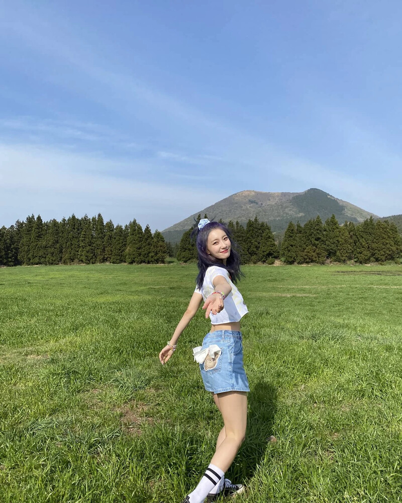 210511 OH MY GIRL Binnie Instagram Update documents 3