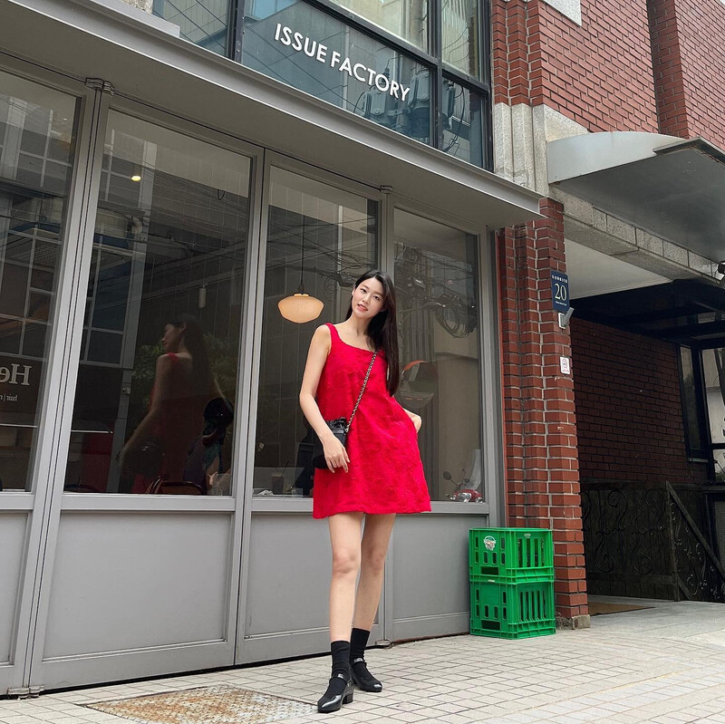 220707 AOA Seolhyun Instagram Update documents 4