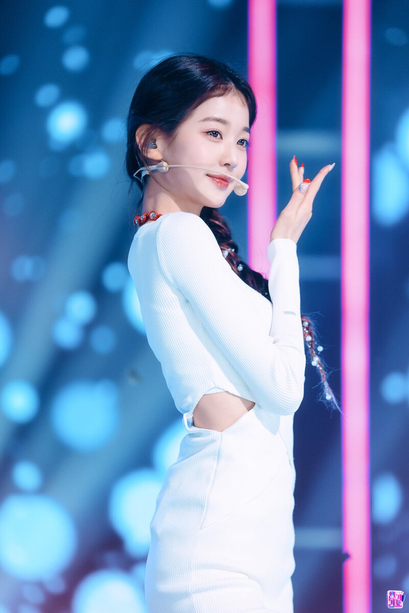 220904 IVE Wonyoung - 'After LIKE' at Inkigayo documents 6